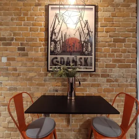 Red In The Old Town * Danzica